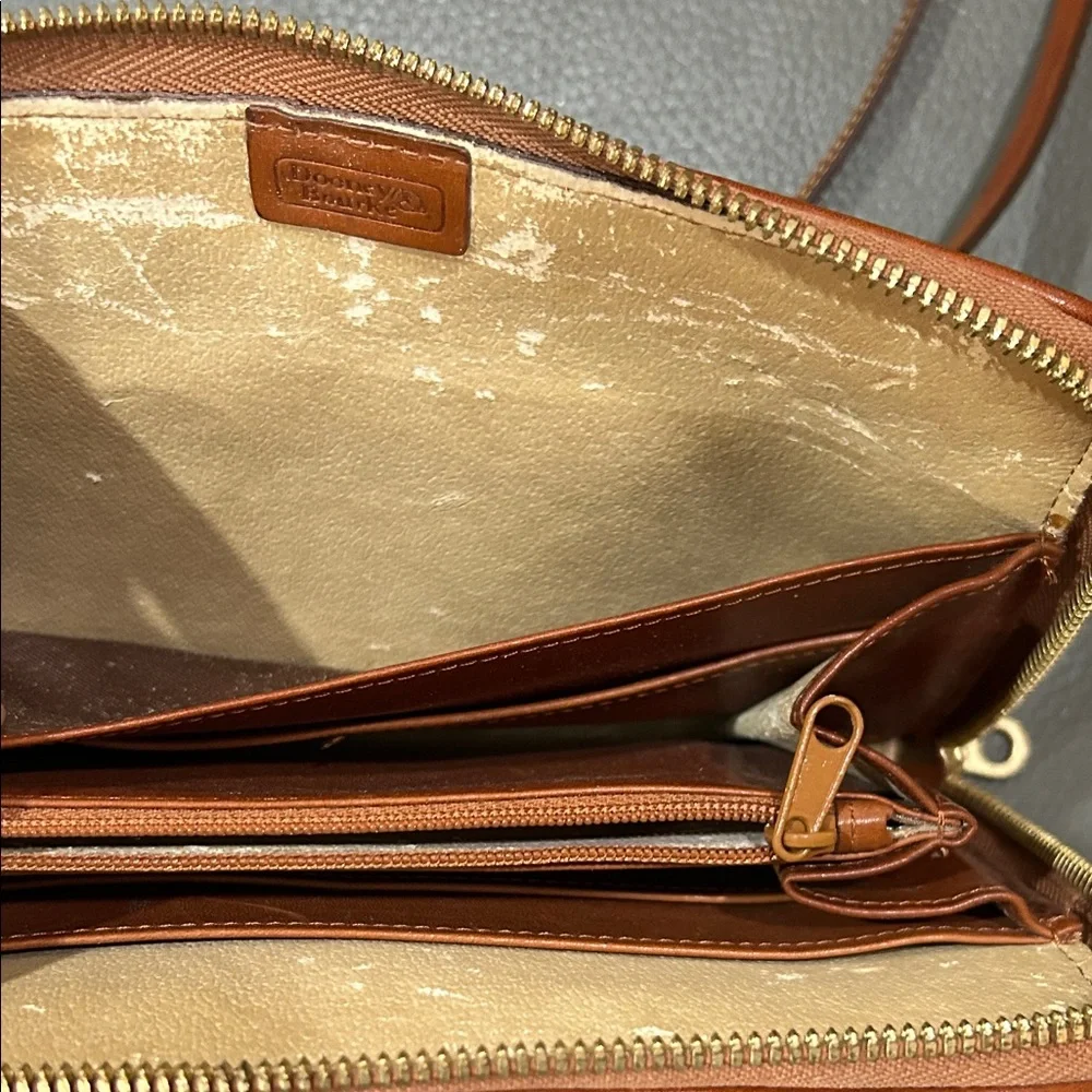 Vintage Dooney & Bourke All-Weather Leather Zip Along Crossbody Wallet - Picture 12 of 16